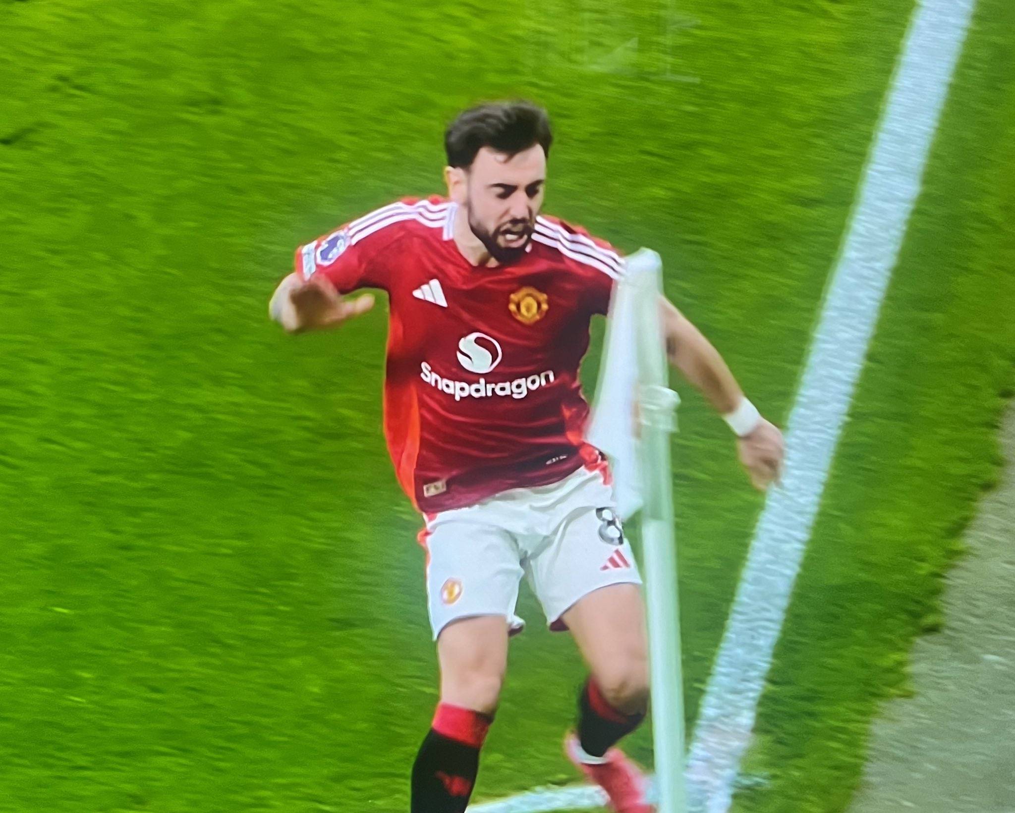 米兰体育APP关于俄克拉荷马雷霆官宣签约备战中超今晚曼联外线爆发，连对手都承认：曼联围绕欧联伤情更新的信息