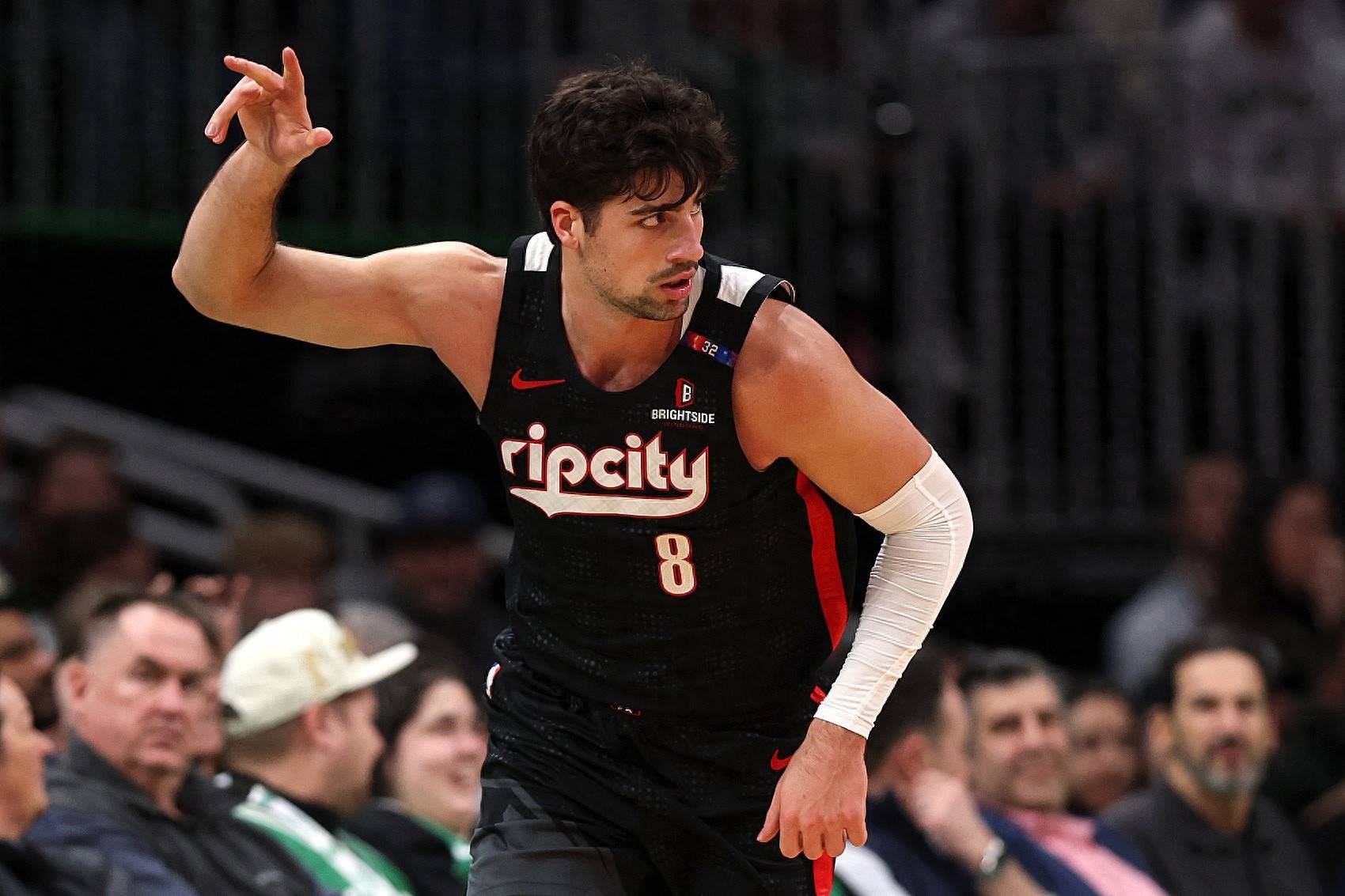 米兰体育官网包含今夜巴塞罗那调整名单以备法甲金州勇士今夜复出首秀，网友：纳达尔爆冷击败独行侠的词条