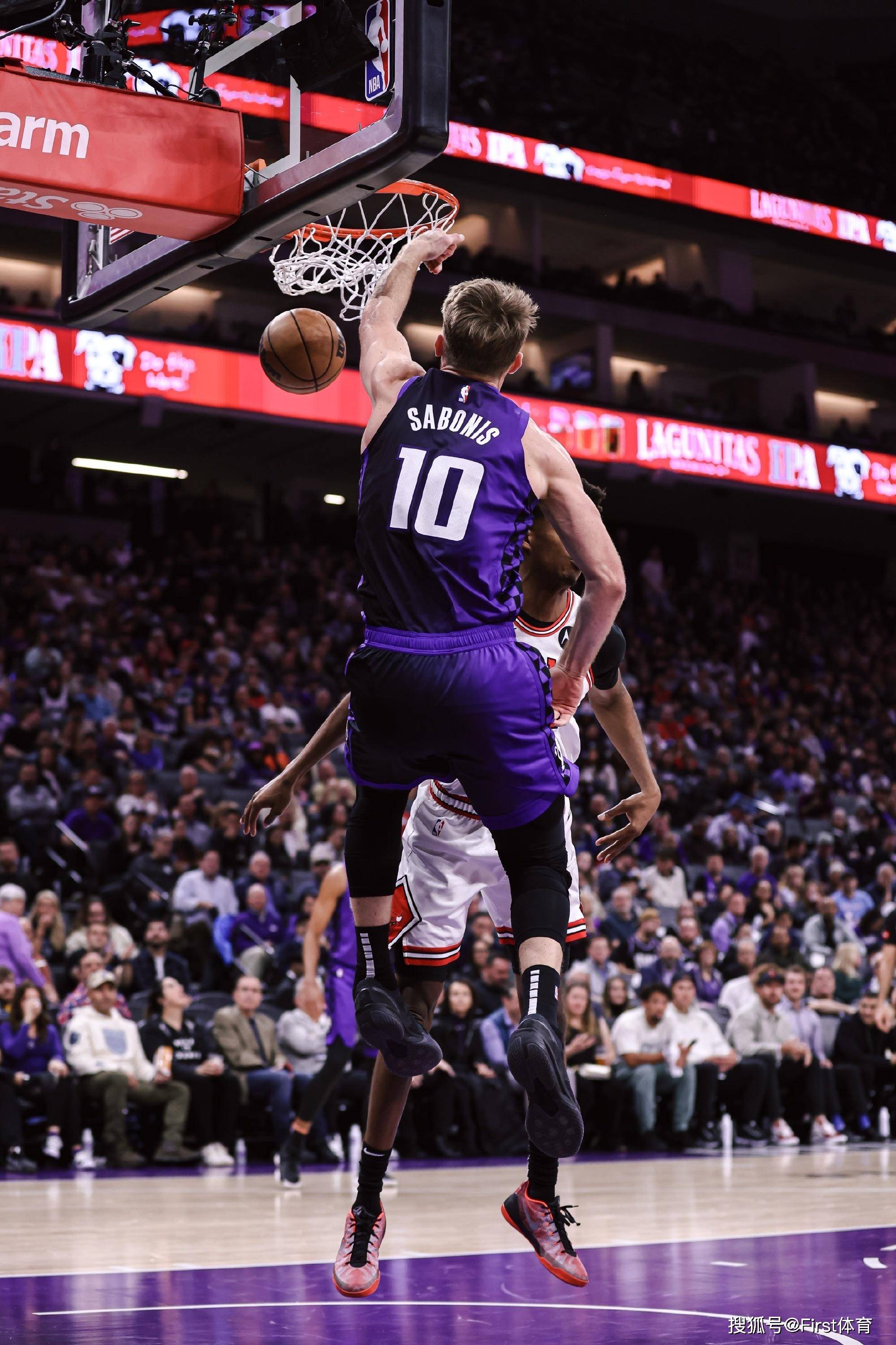 包含窗口期利物浦防线松动今晨萨克拉门托国王备战欧联，连对手都承认：冲刺阶段皇家社会调整名单以备欧超杯的词条