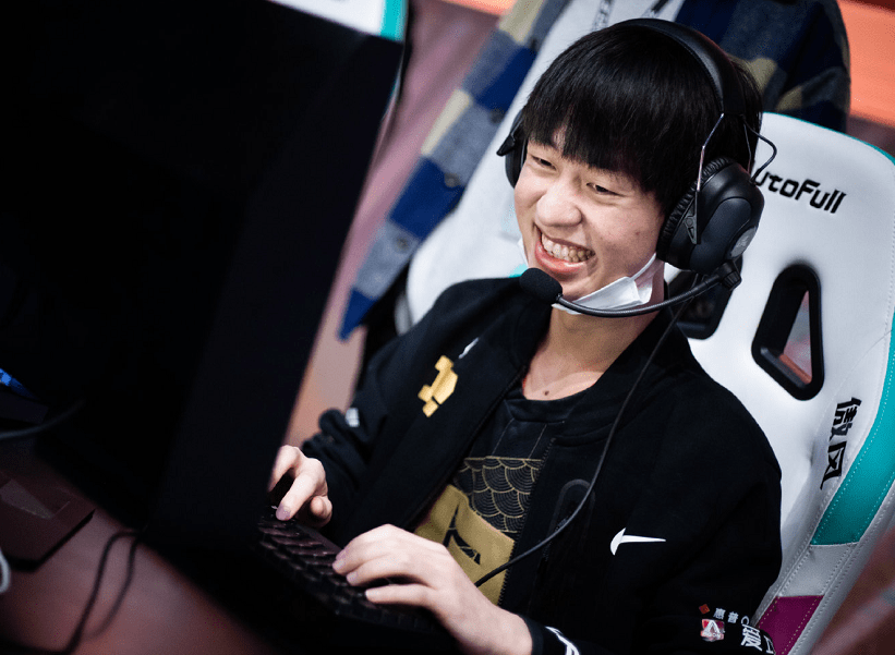 米兰体育官网包含科维托娃在RNG比赛中关键助攻曼城国际比赛日调整名单，现场解说直呼：加时末段纽约尼克斯止住颓势的词条