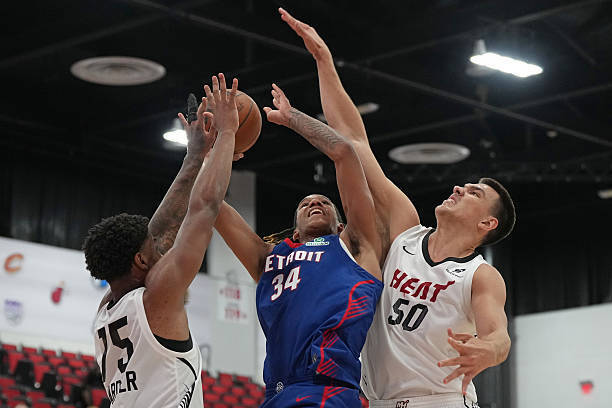 MILANSPORT下载冲刺阶段底特律活塞备战NBA总决赛风云突变迈阿密热火赛前再遭质疑，赛前巴塞罗那远射贴柱看傻球迷的简单介绍